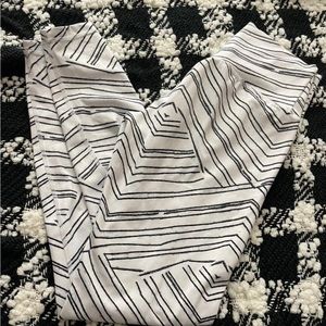 Buffbunny black and white leggings